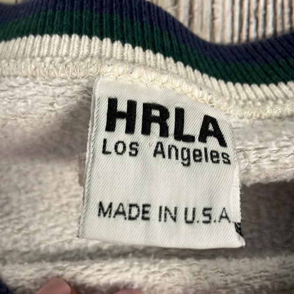COPY - Vintage y2k Sweatshirt small stain on bottom as shown - Picture 3 of 8